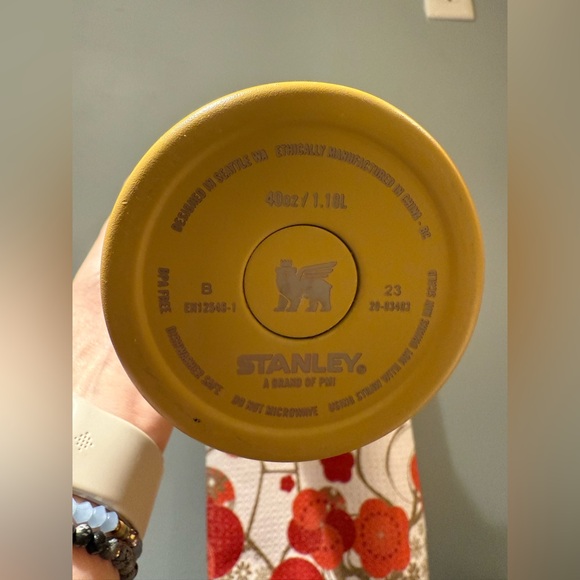 Stanley 40oz Quencher - Picture 4 of 6